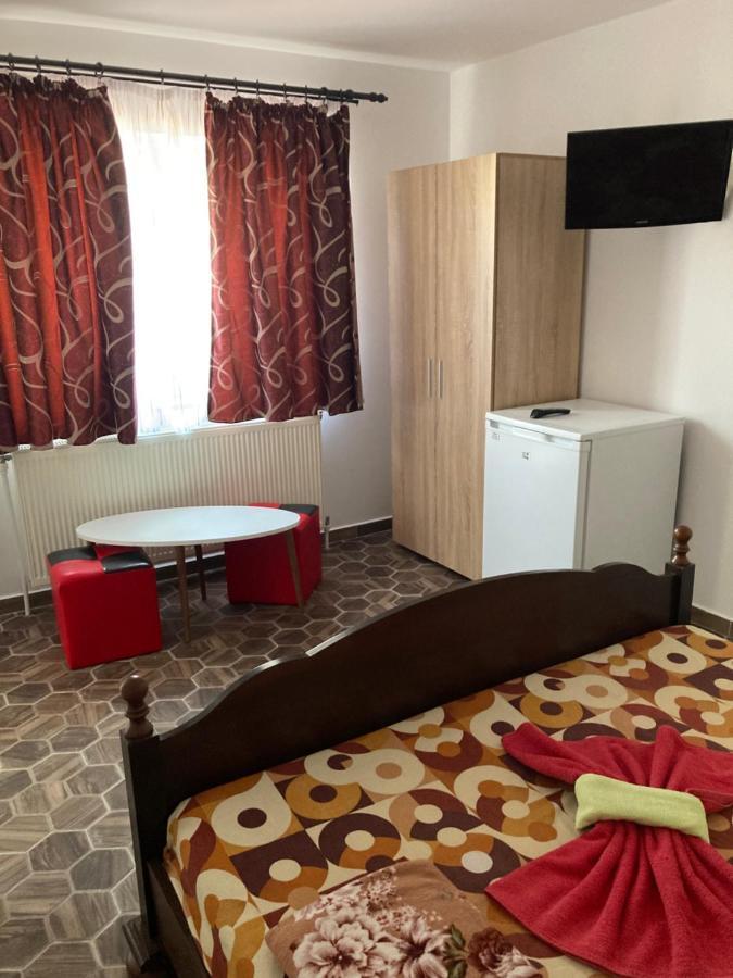 Casa Laura Guest House Corbu  Bagian luar foto